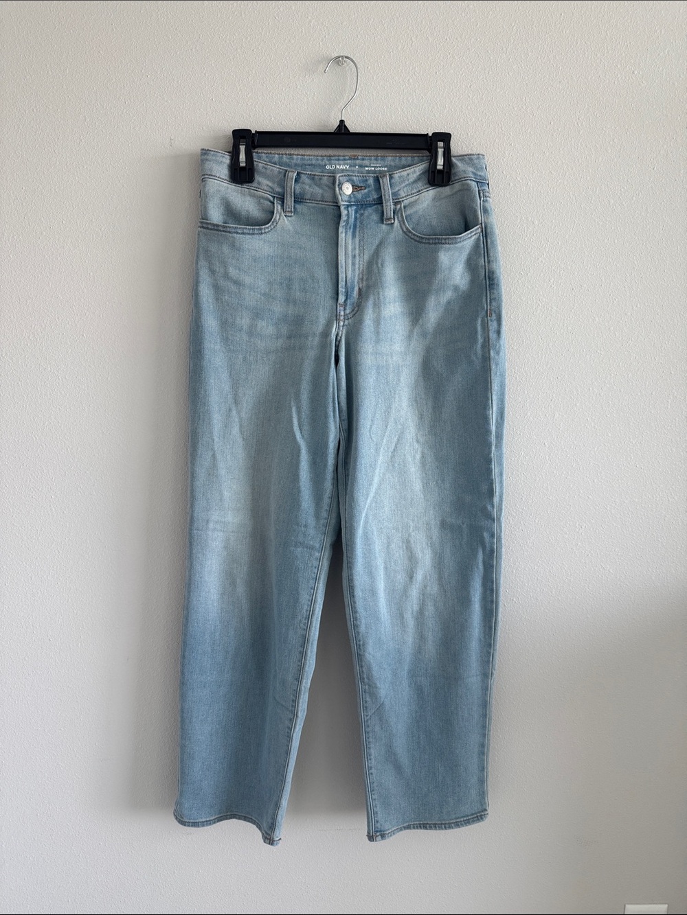 Old Navy Wow Loose Light Wash High-Rise Straight Jeans - Women's